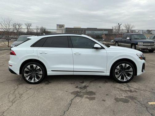 2025 Audi Q8 55 Premium Plus