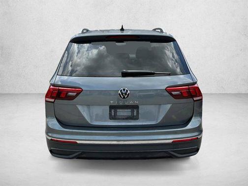 Platinum Gray Metallic 2024 Volkswagen Tiguan 2.0T S