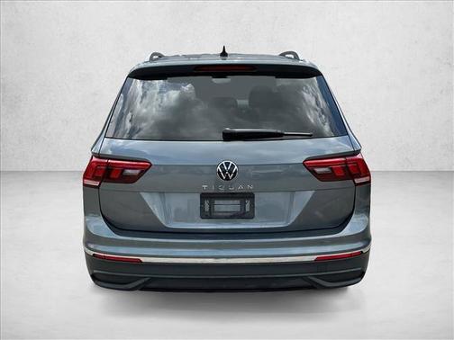 Platinum Gray Metallic 2024 Volkswagen Tiguan 2.0T S