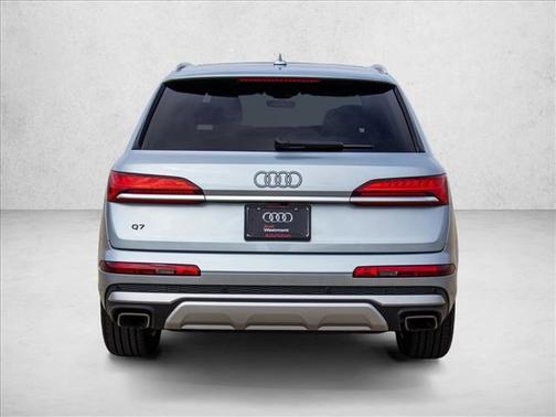 Satellite Silver Metallic 2025 Audi Q7 55 Premium