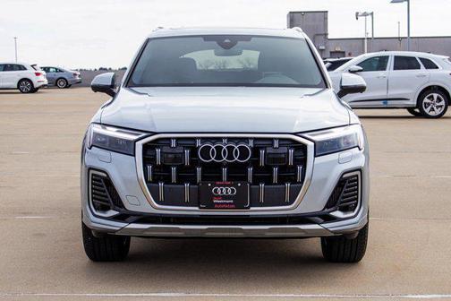 Satellite Silver Metallic 2025 Audi Q7 55 Premium