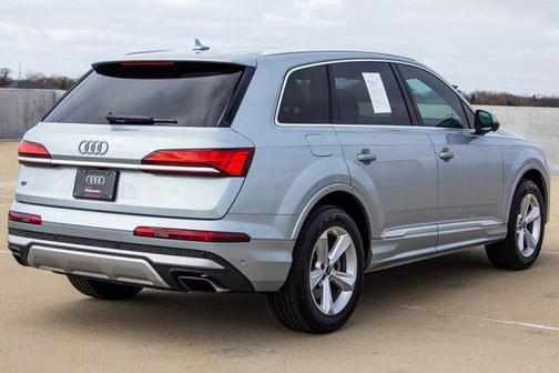Satellite Silver Metallic 2025 Audi Q7 55 Premium