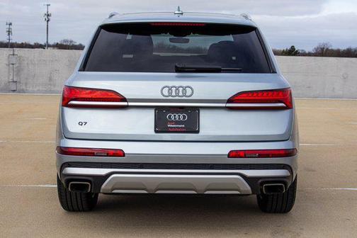 Satellite Silver Metallic 2025 Audi Q7 55 Premium
