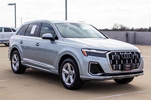 Satellite Silver Metallic 2025 Audi Q7 55 Premium