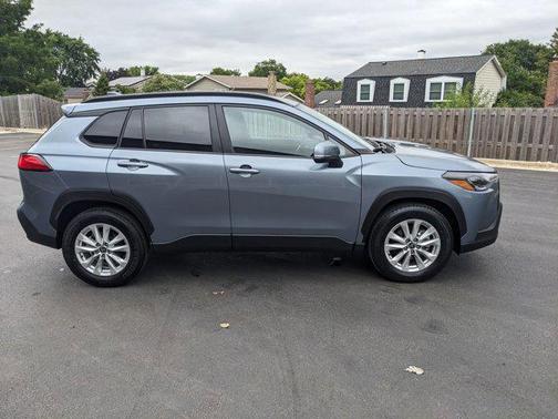 2024 Toyota Corolla Cross LE