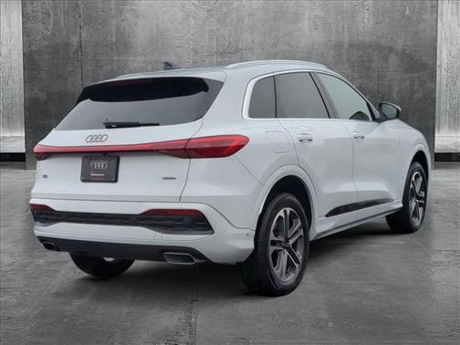2025 Audi Q5 Premium