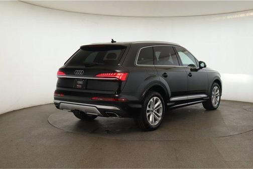 2025 Audi Q7 55 Premium Plus