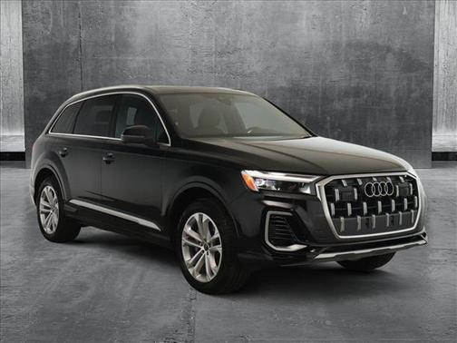 2025 Audi Q7 55 Premium Plus