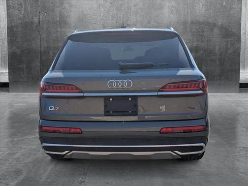 2024 Audi Q7 55 Premium Plus