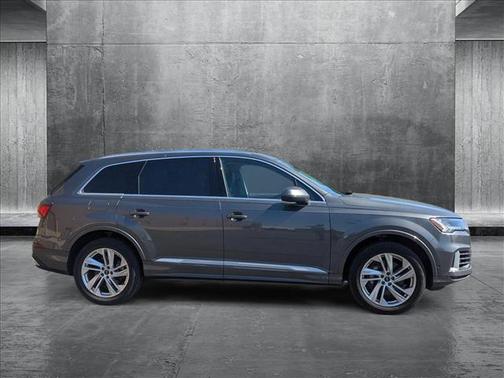 2024 Audi Q7 55 Premium Plus