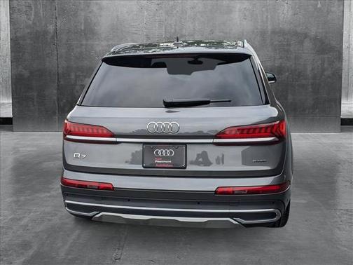 2024 Audi Q7 55 Premium Plus
