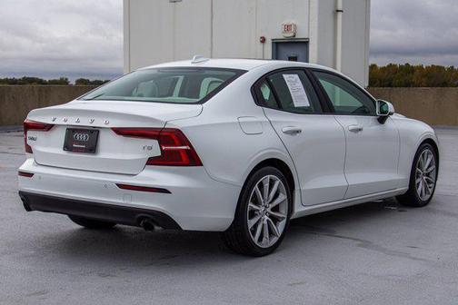 2020 Volvo S60 T5 Momentum