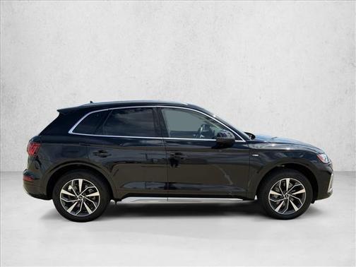 Mythos Black Metallic 2023 Audi Q5 45 S line Premium Plus