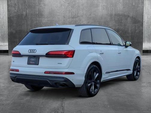 2025 Audi Q7 55 Premium Plus