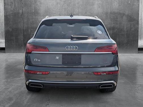 2022 Audi Q5 45 S line Premium
