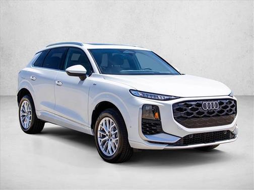 Glacier White Metallic 2026 Audi Q3 TFSI quattro S tronic