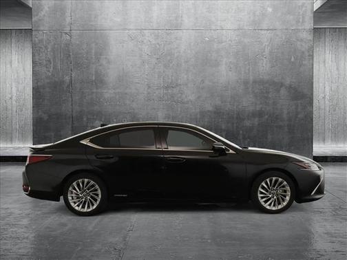 2021 Lexus ES 300h Luxury