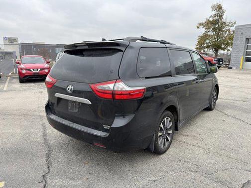 2020 Toyota Sienna Limited Premium
