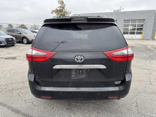 2020 Toyota Sienna Limited Premium