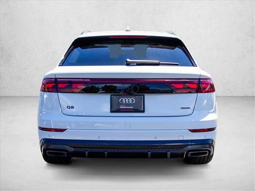 Glacier White Metallic 2026 Audi Q8 55 Prestige