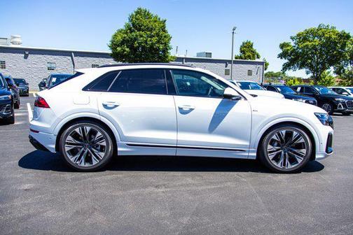 Glacier White Metallic 2026 Audi Q8 55 Prestige