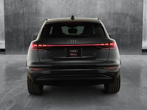 2025 Audi Q6 e-tron Prestige quattro