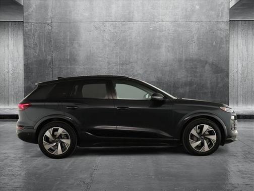 2025 Audi Q6 e-tron Prestige quattro