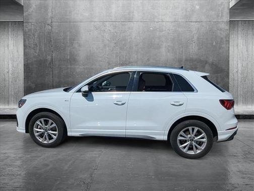 2024 Audi Q3 Premium 45 TFSI S line quattro Tiptronic