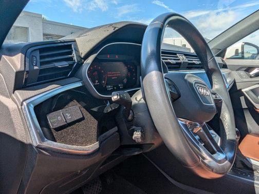2024 Audi Q3 Premium 45 TFSI S line quattro Tiptronic