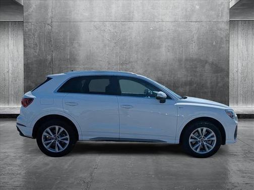 2024 Audi Q3 Premium 45 TFSI S line quattro Tiptronic