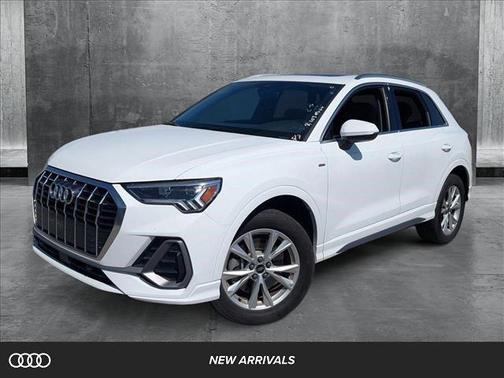 2024 Audi Q3 Premium 45 TFSI S line quattro Tiptronic