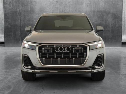 2025 Audi Q7 45 Premium Plus
