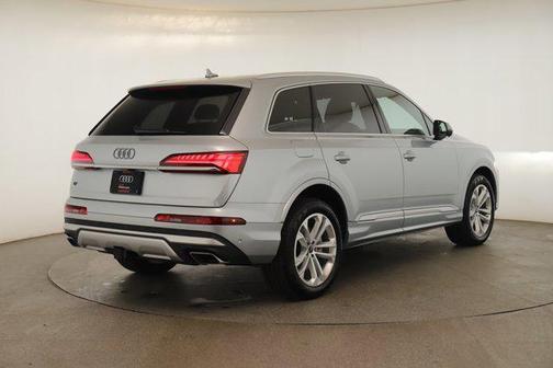 2025 Audi Q7 45 Premium Plus