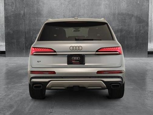 2025 Audi Q7 45 Premium Plus