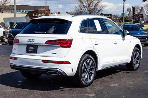Glacier White Meta 2023 Audi Q5 45 S line Premium Plus