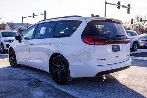 2025 Chrysler Pacifica Limited