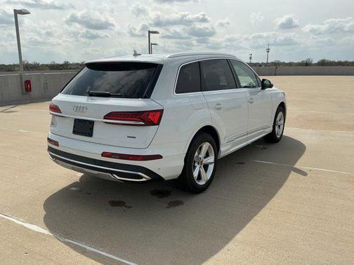 Satellite Silver Metallic 2024 Audi Q7 45 Premium Plus