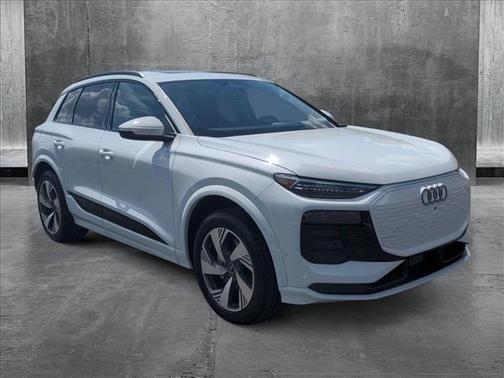 2025 Audi Q6 e-tron Premium Plus quattro