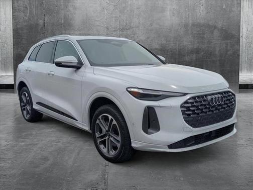 2025 Audi Q5 Premium Plus