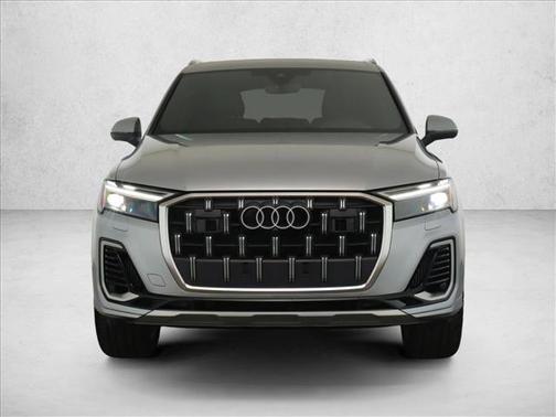 2025 Audi Q7 55 Premium