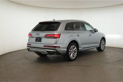 2025 Audi Q7 55 Premium