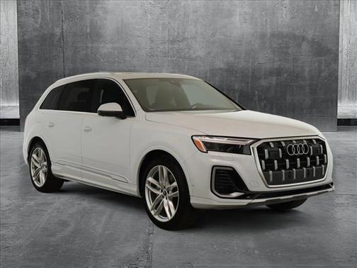2025 Audi Q7 55 Premium Plus