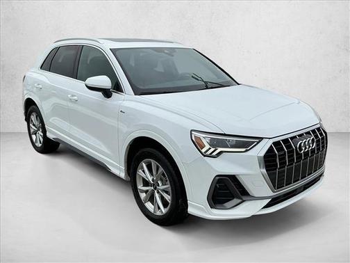 2025 Audi Q3 Premium 45 TFSI S line quattro Tiptronic
