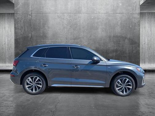 2022 Audi Q5 45 S line Premium Plus