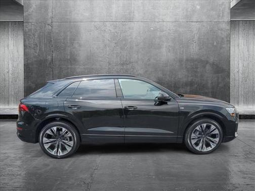 2025 Audi Q8 55 Premium Plus