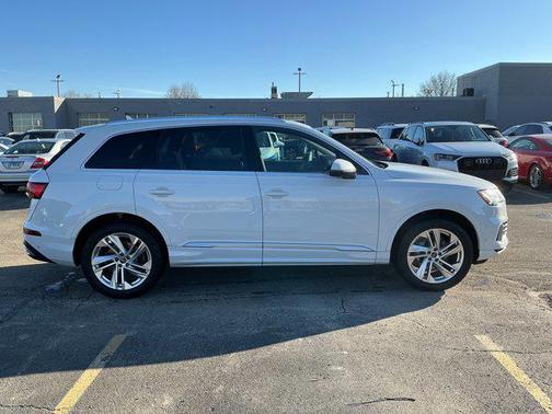 2023 Audi Q7 55 Premium