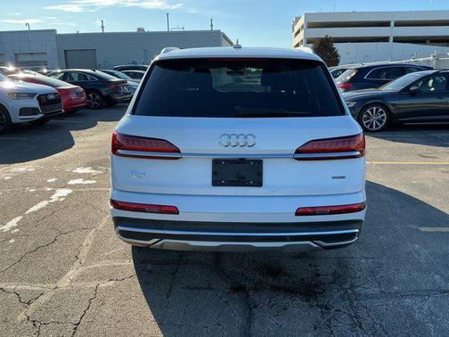 2023 Audi Q7 55 Premium