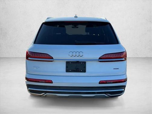 2023 Audi Q7 55 Premium