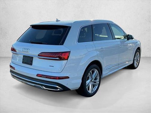 2023 Audi Q7 55 Premium