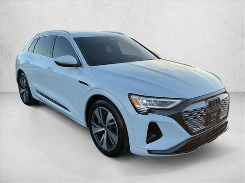 2024 Audi Q8 e-tron Premium Plus